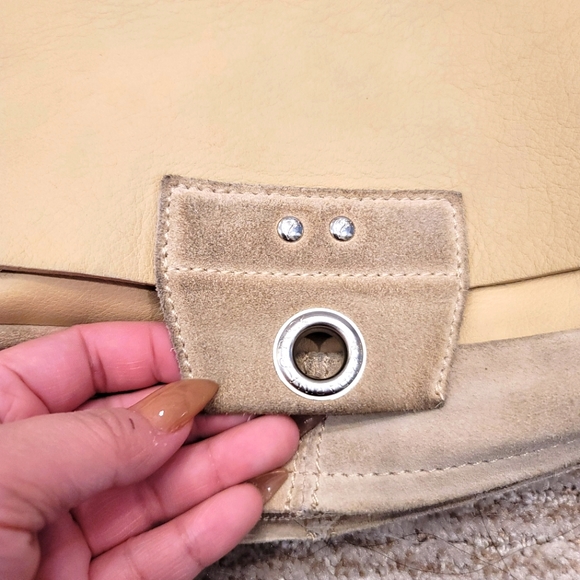 Mandarina Duck Messenger Bag - Picture 3 of 15